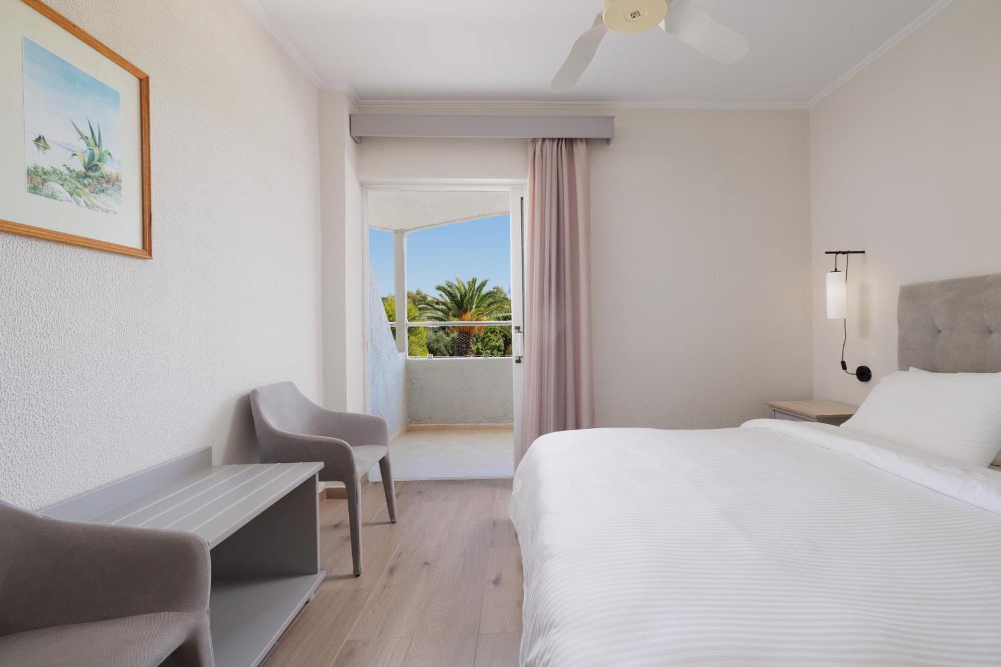 Nafsika Hotel - Adults Only Дассия Экстерьер фото